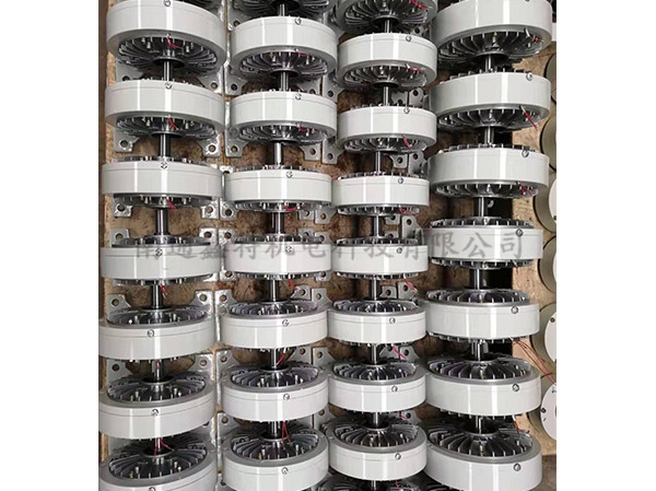 機(jī)座式磁粉制動器.jpg